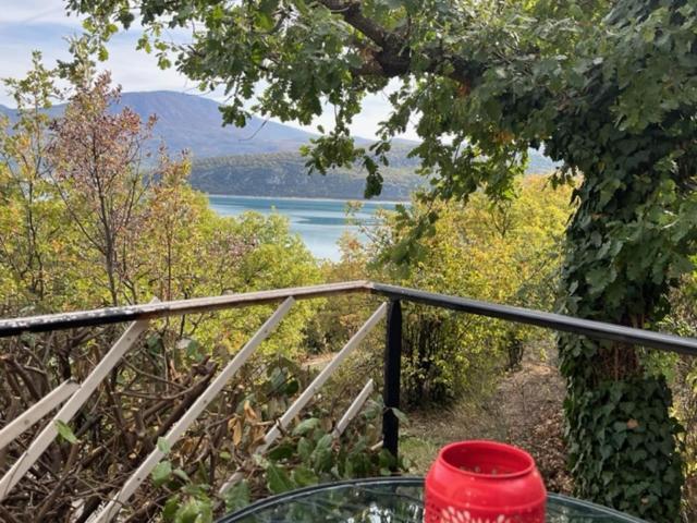 Les Gites Du Verdon, Cote Lac 韦尔东的圣克鲁瓦 外观 照片